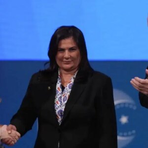 chp kusadasi ilce baskani gurbilekten ozlem cerciogluna rant tepkisi oy hirsizligini mesrulastirma cabasi JLv4pq64