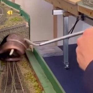 oyuncak trenden zehirli yilan cikti klyzgZOh