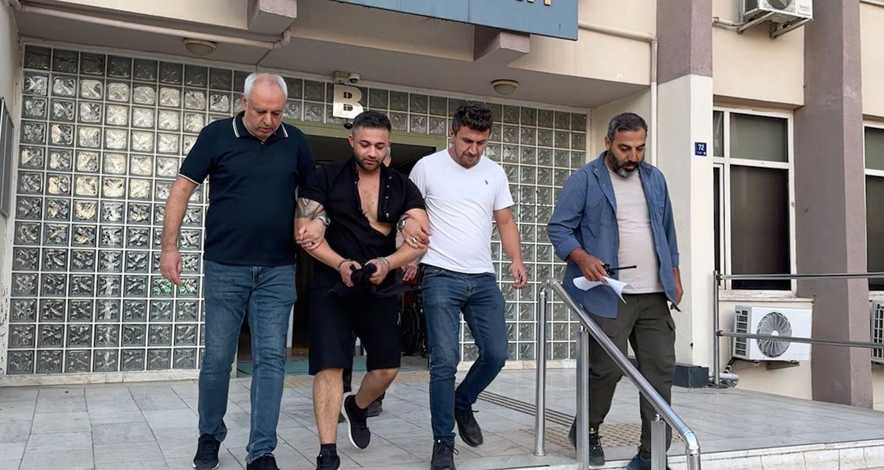 aydinda fikra gibi hirsizlik yolda kalinca aku caldi savunmasi agizlari acik birakti vGFZFyg5