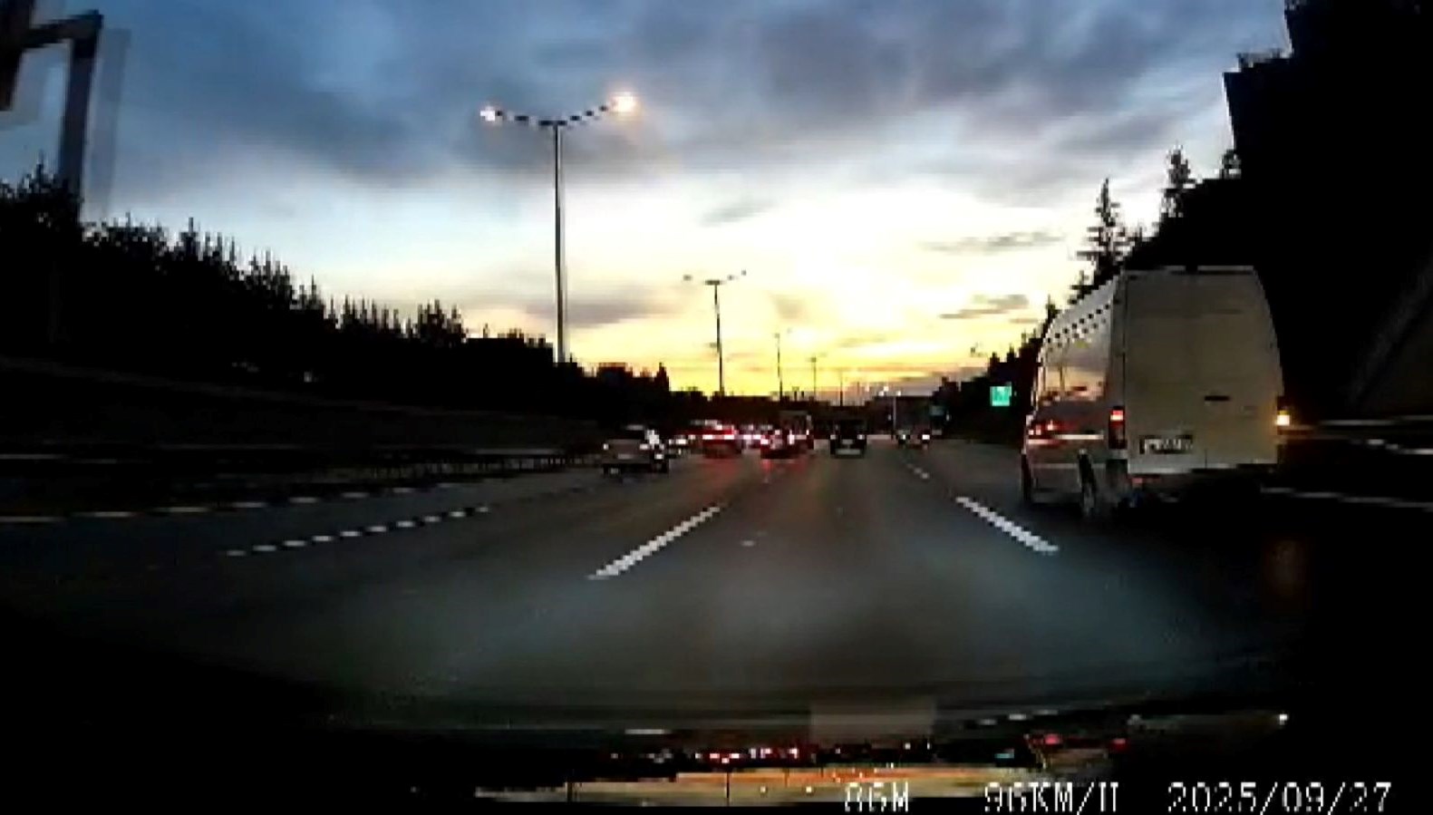 tem otoyolunda makas kazasi yYyGObTD