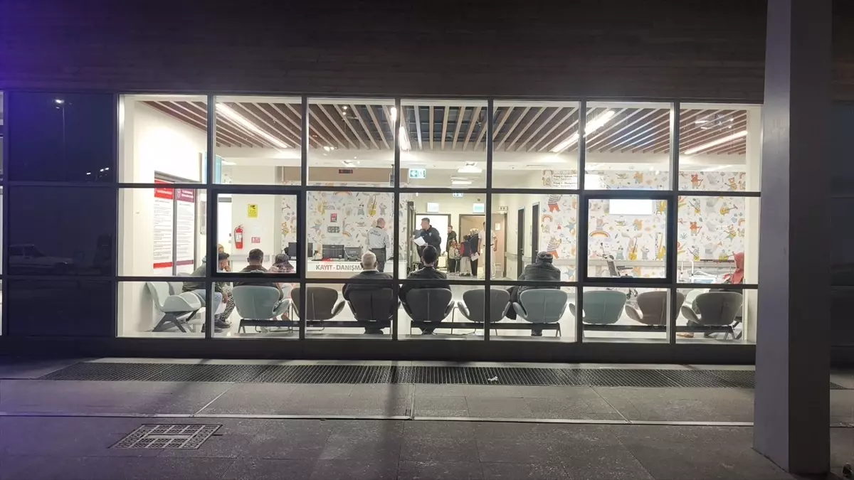 kutahyada 17 ogrenci gida zehirlenmesi suphesiyle hastaneye kaldirildi 84lTYhs6.jpg