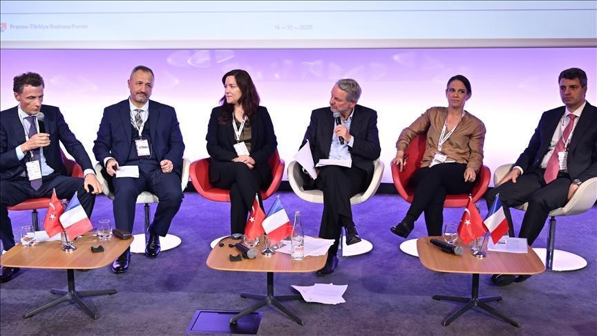 pariste turkiye fransa is forumu duzenlendi xXJ2W1pu.jpg