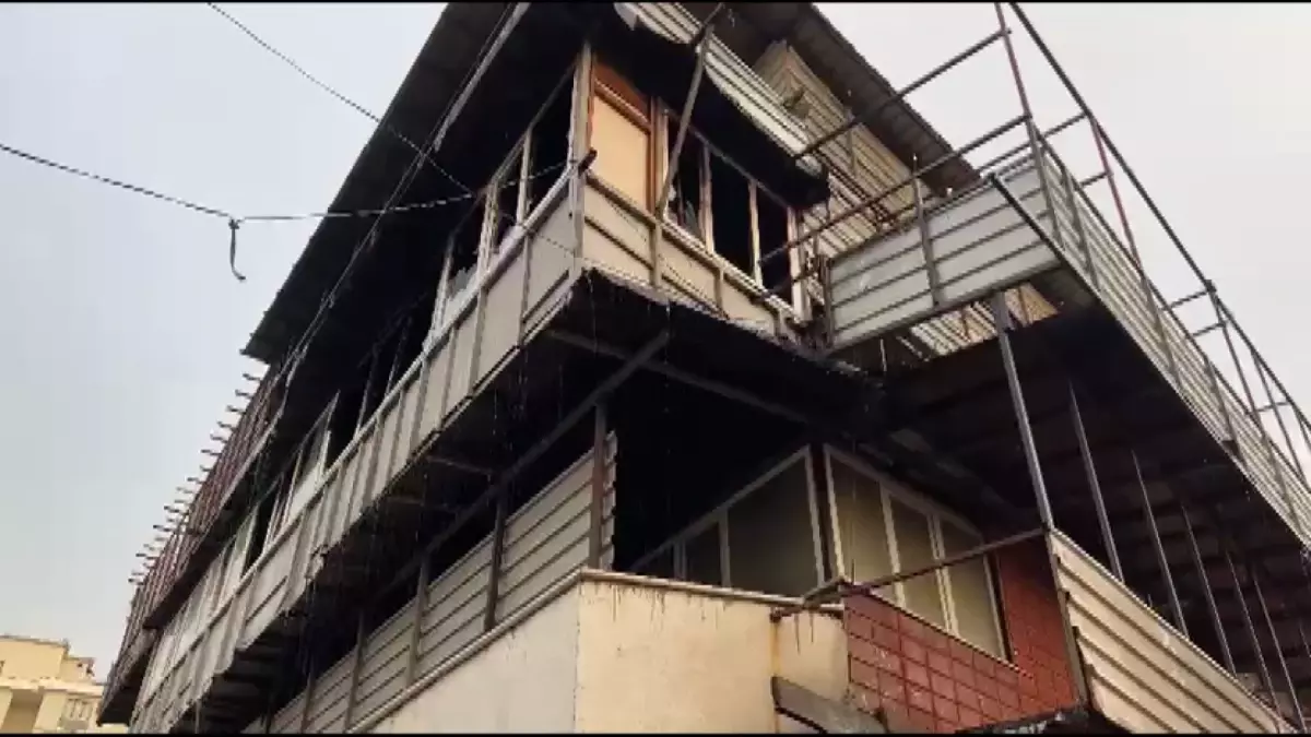 umraniyede kereste atolyesinde yangin 72CiwK9B