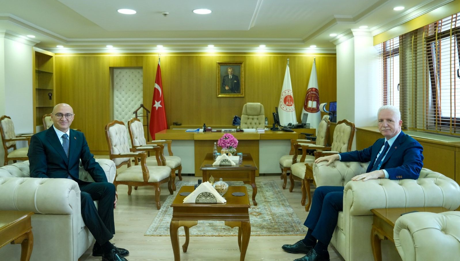 vali gulden yeni bassavciya ziyaret TUHYY51c.jpg