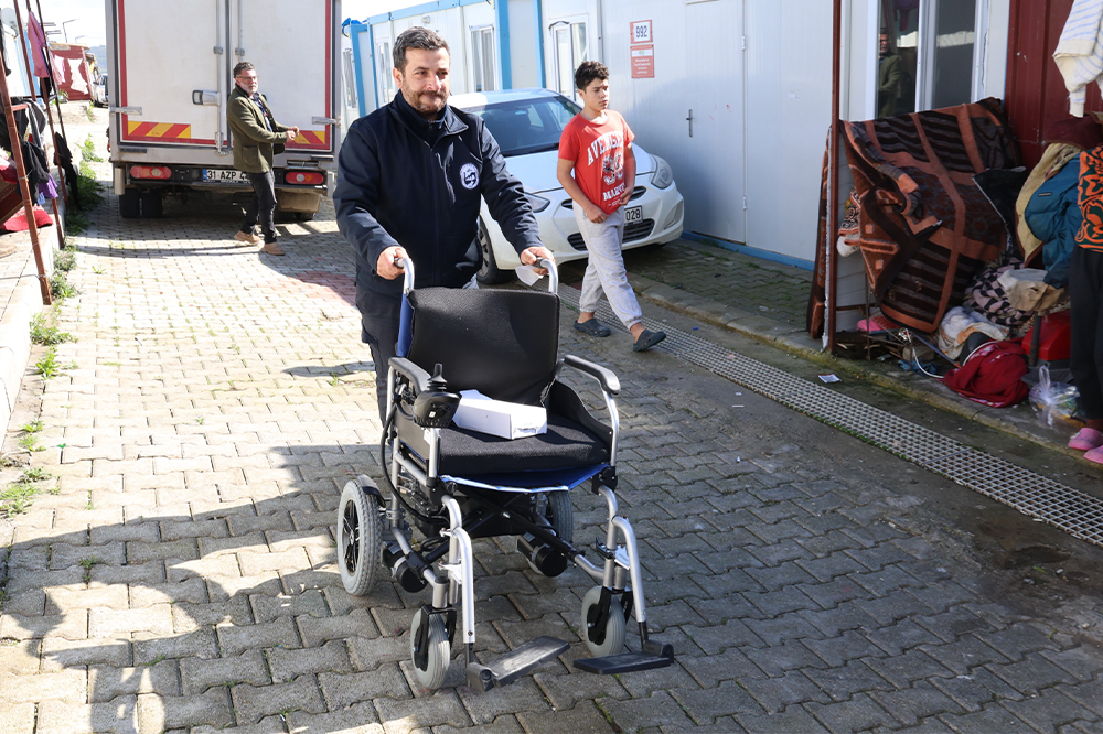 Hbb, Sosyal Belediyecilik Anlayışıyla Engelleri Kaldırıyor