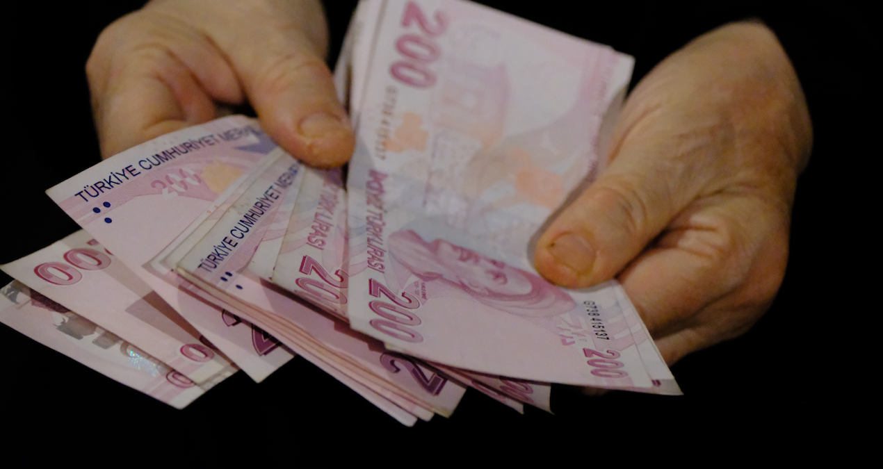 Emekliler yılbaşında aynı filmi izleyecek